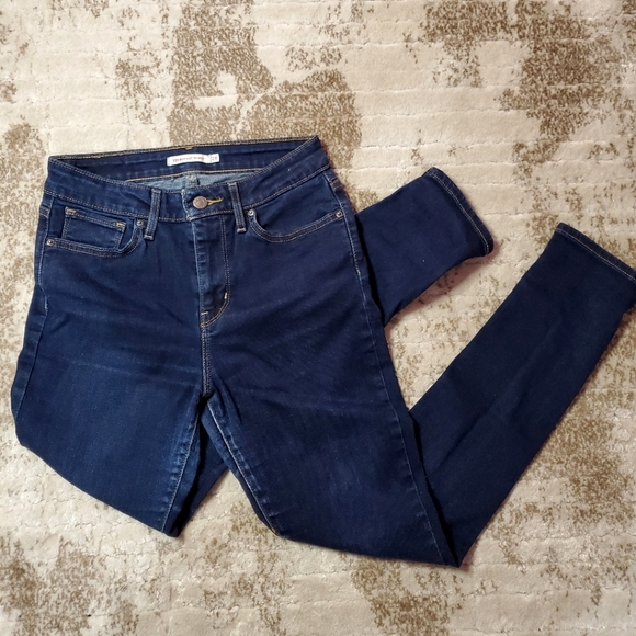 Levi's High Rise Skinny Jeans - Picture 3 of 5